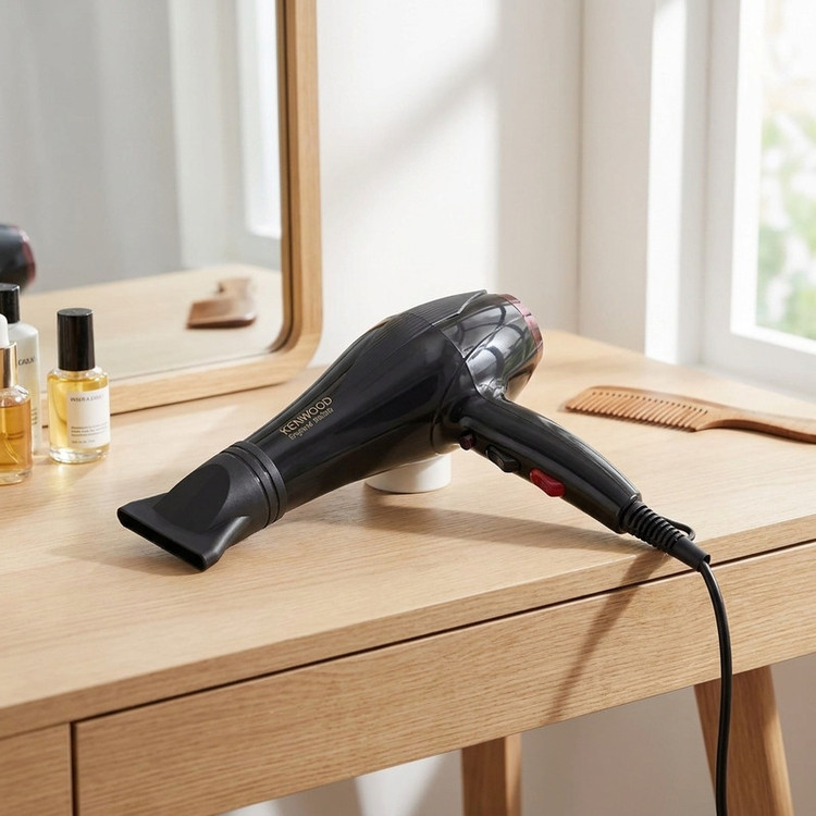 سشوار خانگی 2400 وات کنوود مدل KW-1011، موتور AC، وزن 500 گرم، المنت تیتانیوم، دارای سری متمرکزکننده باریک با ویژگی...